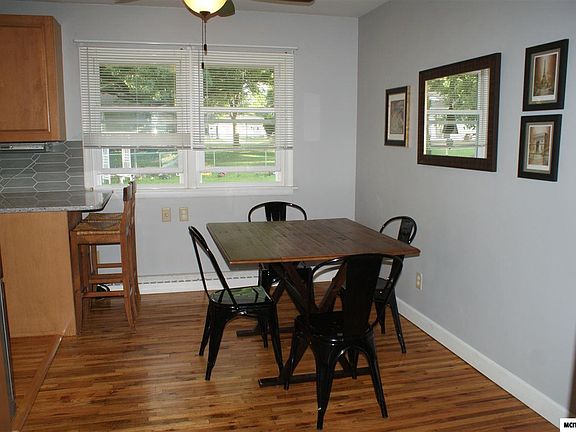 5th image of 821 6th Pl SE