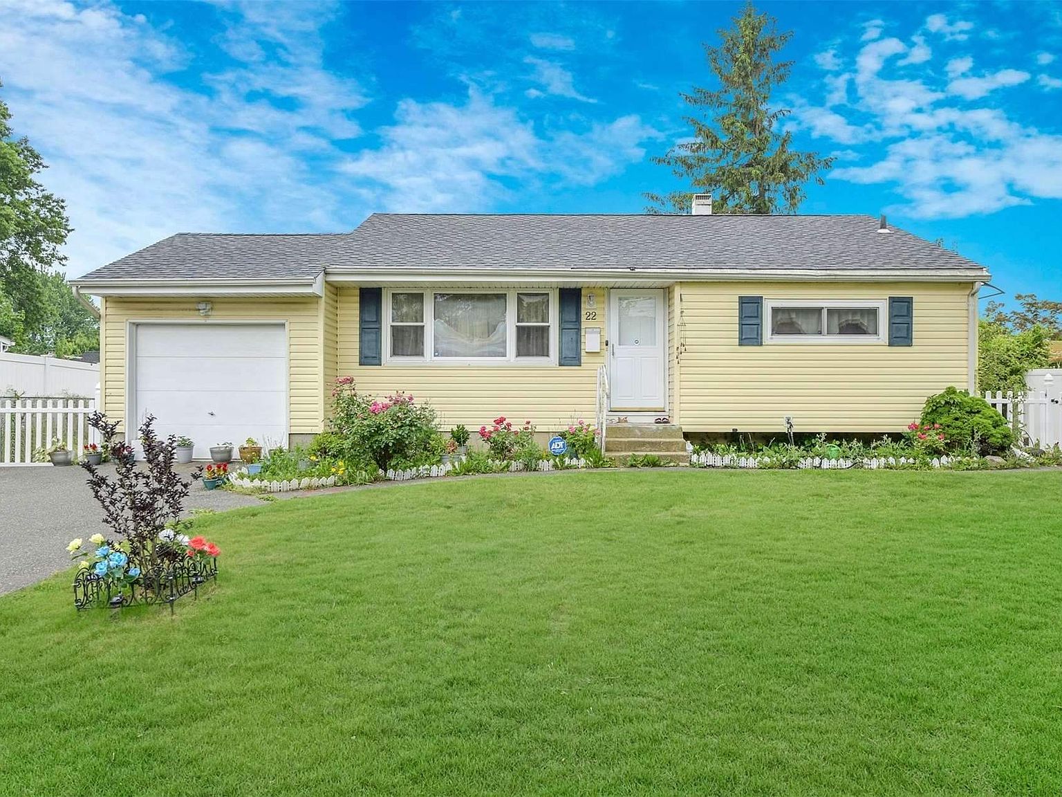 22 Arthur Street, Brentwood, NY 11717 Zillow