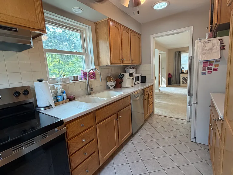 235 Nordica Ave — Photo 7