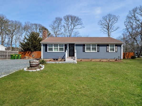 48 Kennedy Cir, Barnstable, MA 02630