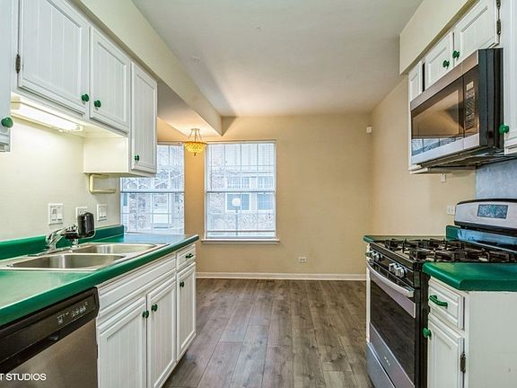 5th image of 332 Westwood Ct