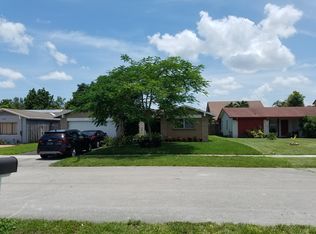 9340 NW 38th Pl, Sunrise, FL 33351
