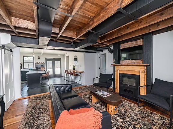 4th image of 501 Norwood St