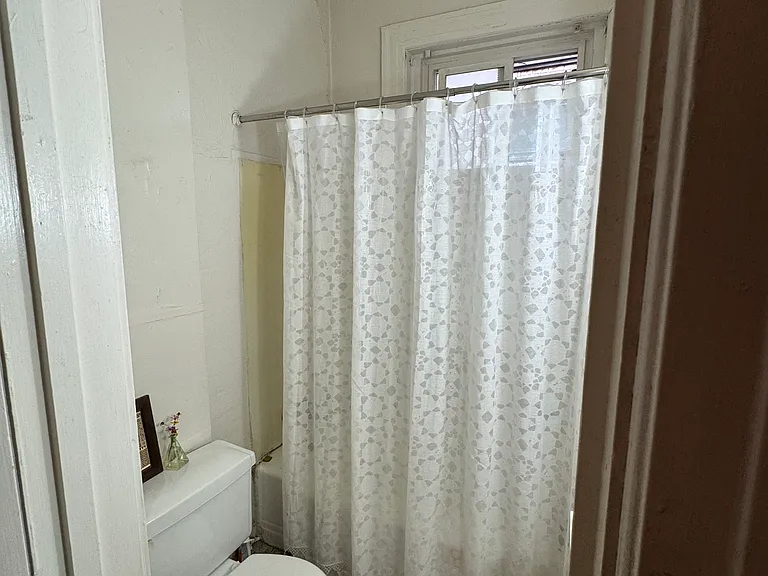 335 S Negley Ave #4 — Photo 4