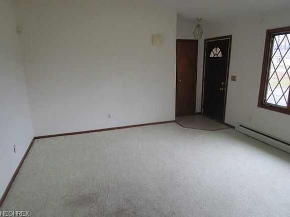 4th image of 41920 Cooper Ave