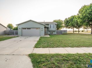 825 Atkins Dr, Tea, SD 57064