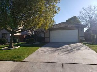 706 Timberleaf Dr, Bakersfield, CA 93312