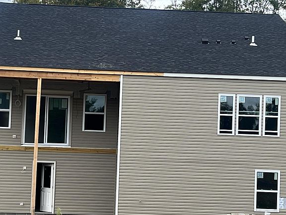 4th image of 2700 Marra Dr