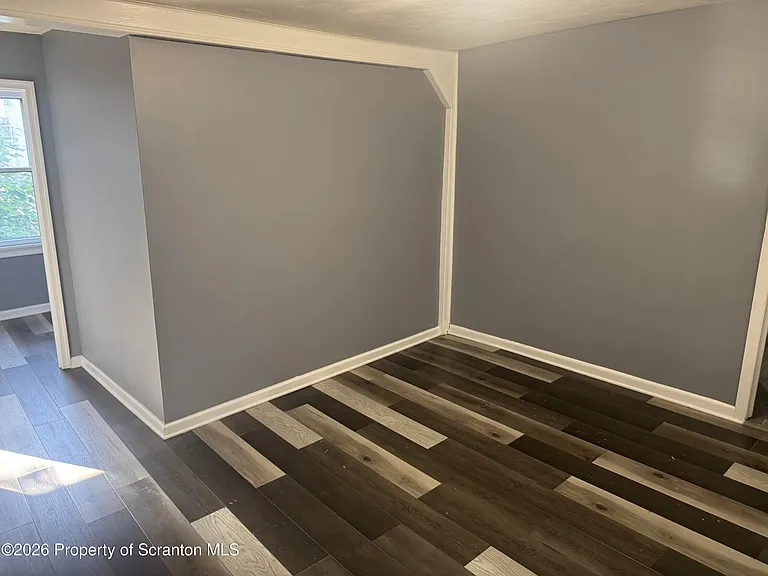 219 N Bromley Ave — Photo 7