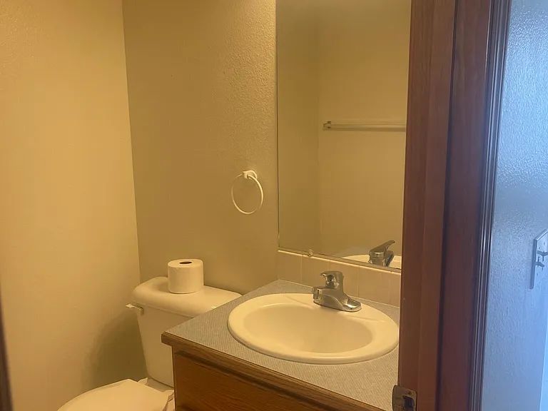 1420 S Skyline Dr — Photo 7