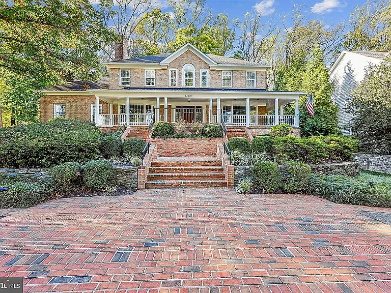 14708 Westbury Rd — Photo 1