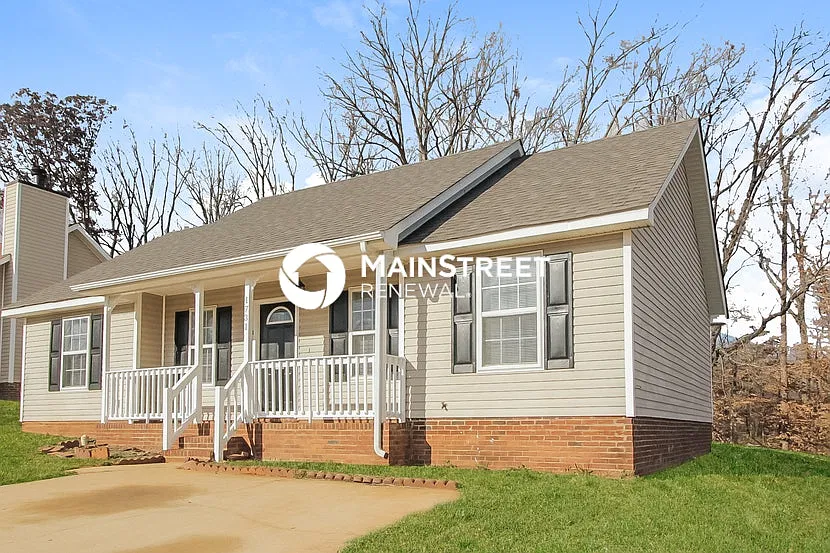 1731 Hudson Graham Ln — Photo 3