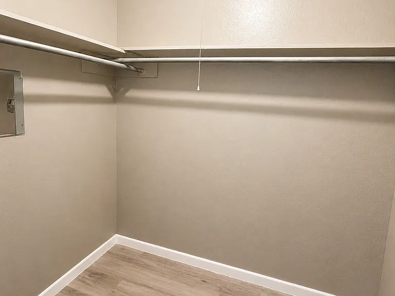 Highlander Apartments — Photo 6