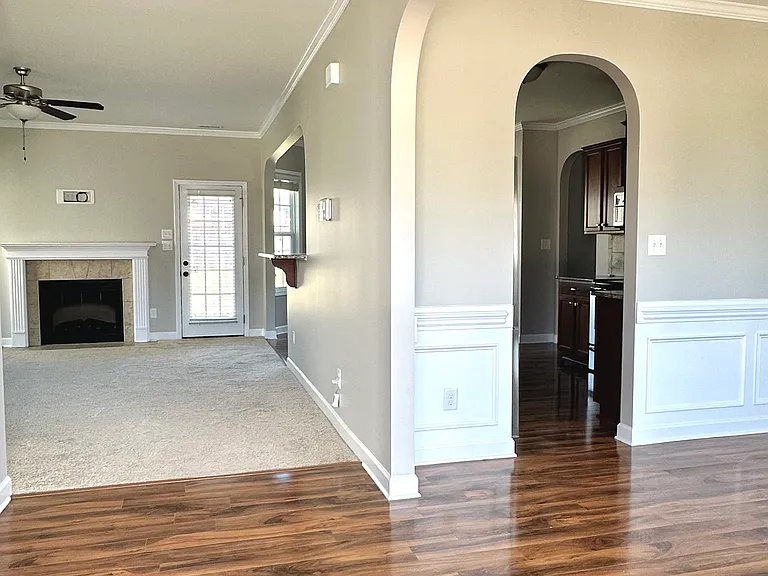 6008 Crown Ridge Ct — Photo 3