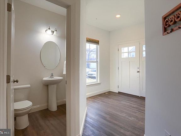 4th image of 36 Simon Ct