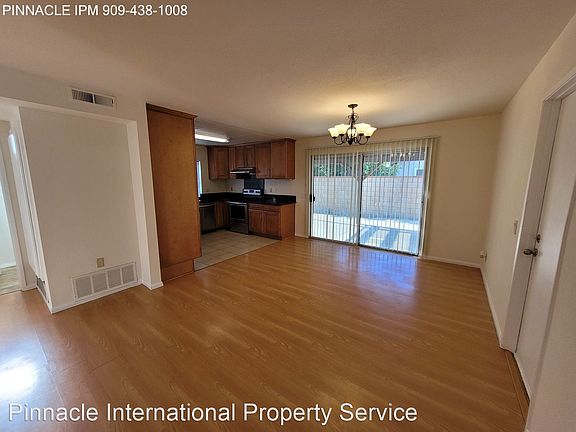 4th image of 2421 S Hope Pl