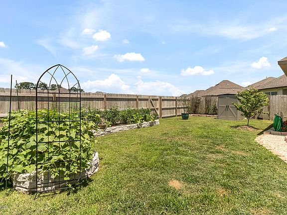 4th image of 324 Elwick Dr