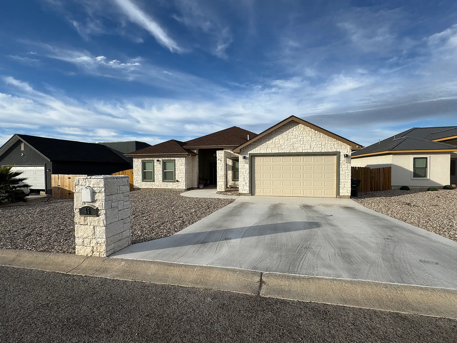 3 bed, 1575 sqft, $2,200 — Photo 3