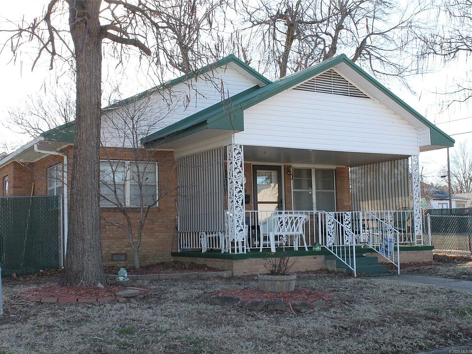 1st image of 402 E Chadick Ave
