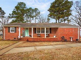 126 W Royce Dr, Chesapeake, VA 23322