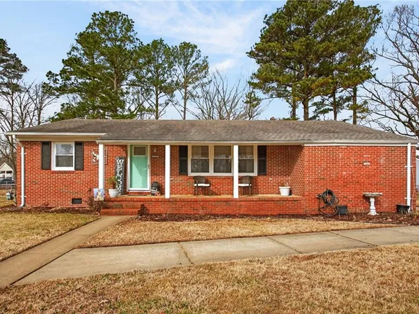 126 W Royce Dr, Chesapeake, VA 23322