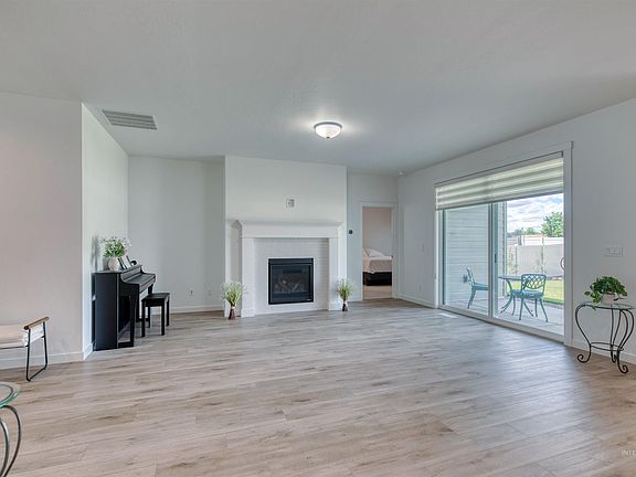 5th image of 8900 W Snow Wolf Dr