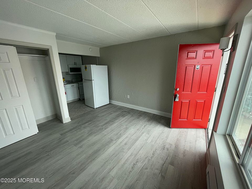 1st image of 33 Fremont Ave #8