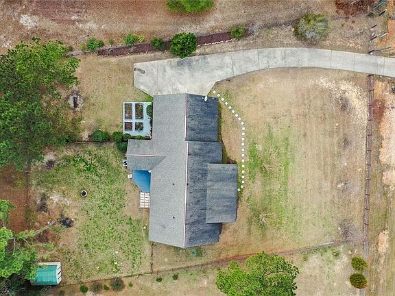 3rd image of 602 Lee Road 201