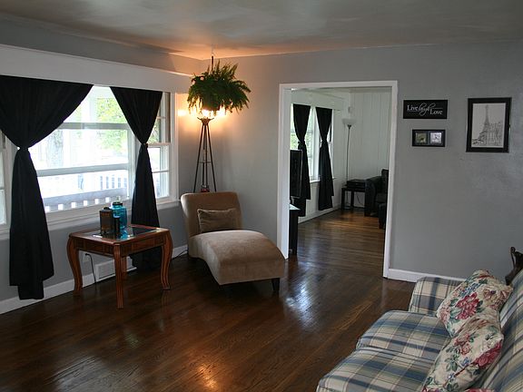 3rd image of 4790 Pleasant Ave