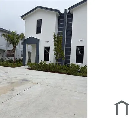 1459 NW 2nd Ave