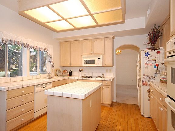 4th image of 3501 Sombra Ct