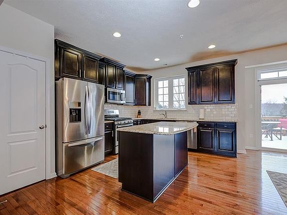 5th image of 237 Eagle Dr