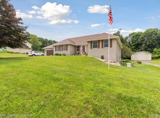 3893 Alex Ct, Oxford, MI 48371