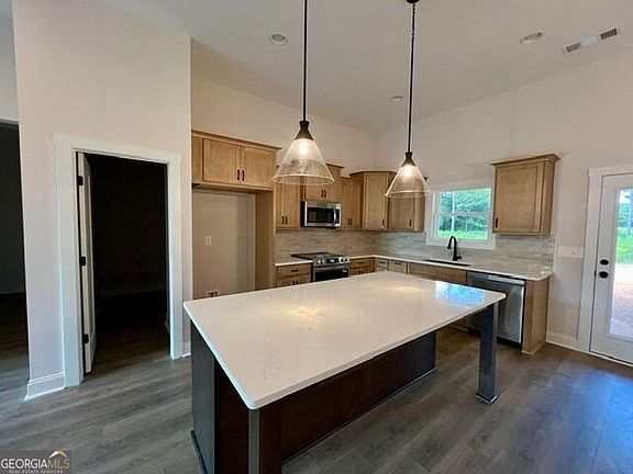 2nd image of 117 Kimbell Rd