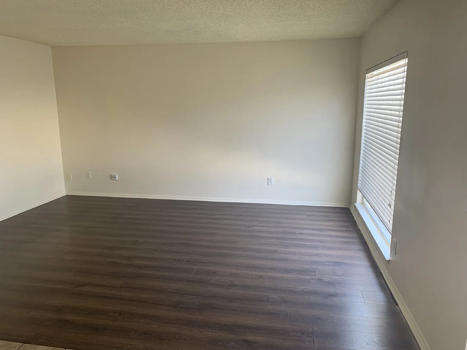 3 bed, 2.0 bath, 1134 sqft, $2,500 — Photo 2