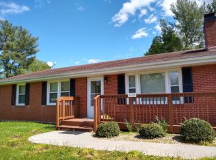 3715 Colony Ln, Roanoke, VA 24018