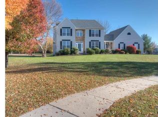 26 Windy Knoll Dr, Royersford, PA 19468
