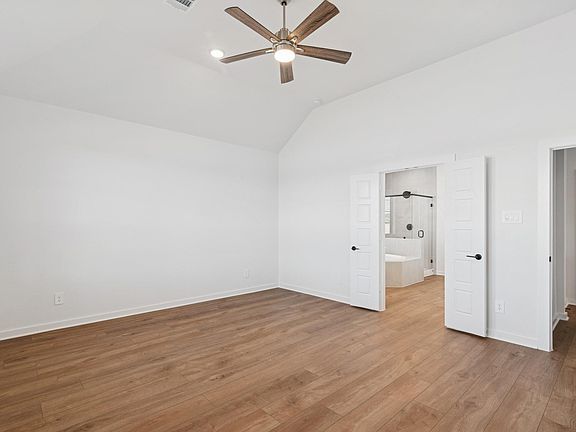 5th image of 16632 Gaines Glen Ln