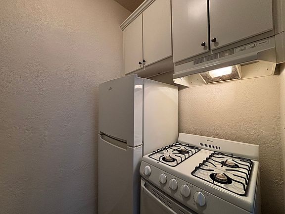 3rd image of 309 Dayton Ave #104