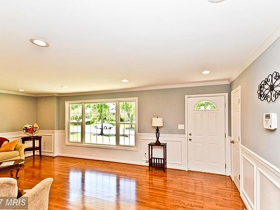 4th image of 11900 Chesterton Dr