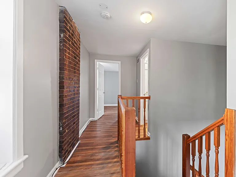 1918 Menard St #B — Photo 7