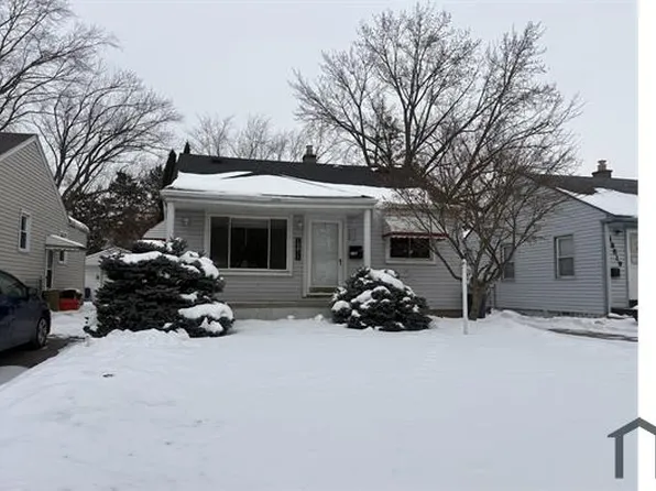 18811 Woodland St, Harper Woods, MI 48225