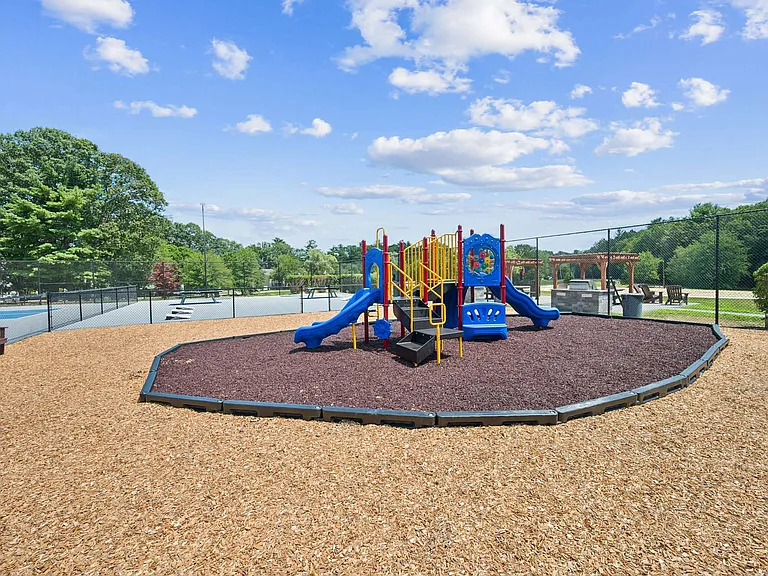 Bay Ridge at Nashua Apartments — Photo 18