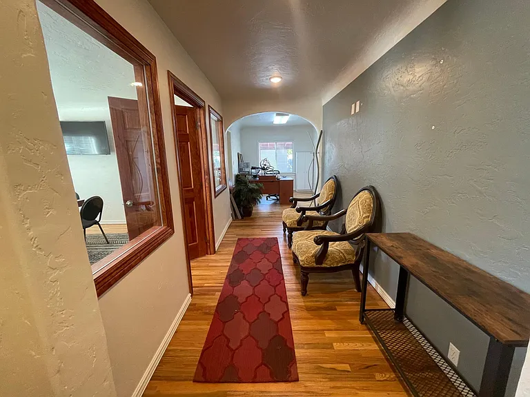1225 N Main St — Photo 10