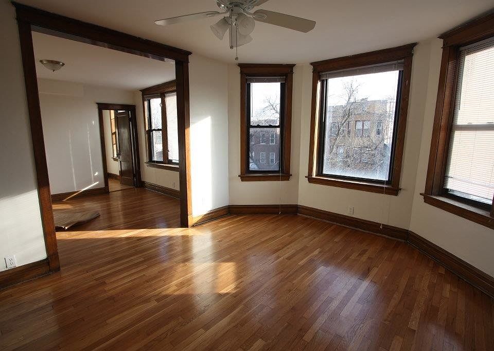 1st image of 2868 W Dickens Ave #3