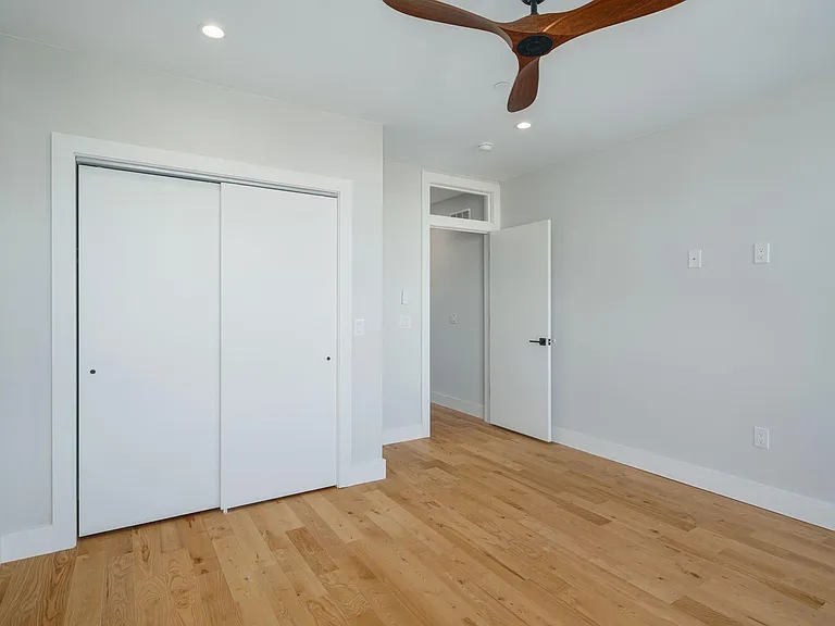 2454 Dickinson St — Photo 22