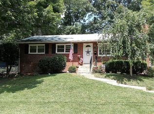 509 Gibson Dr SW, Vienna, VA 22180