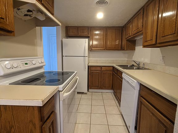 4th image of 5730 Martel Ave APT 112