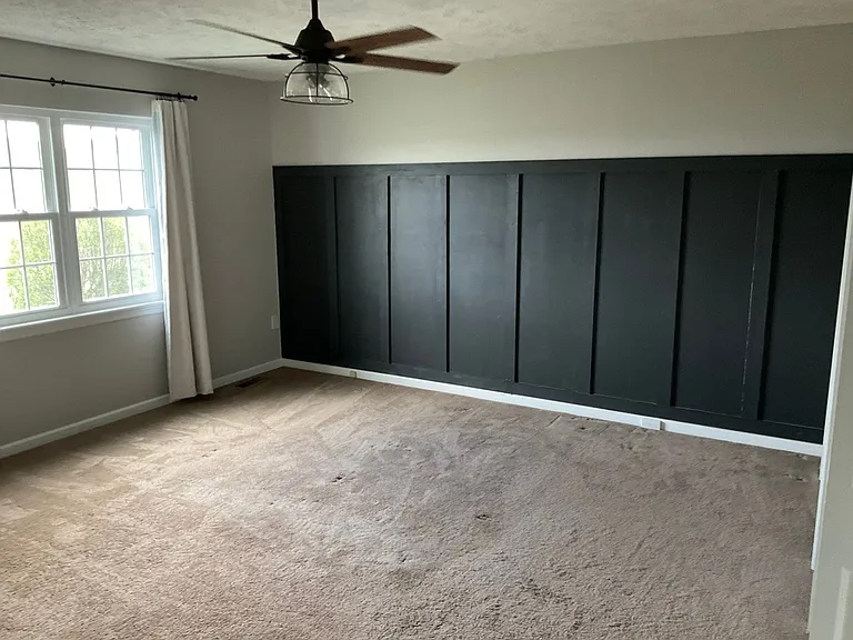 1049 Royal Dr — Photo 18