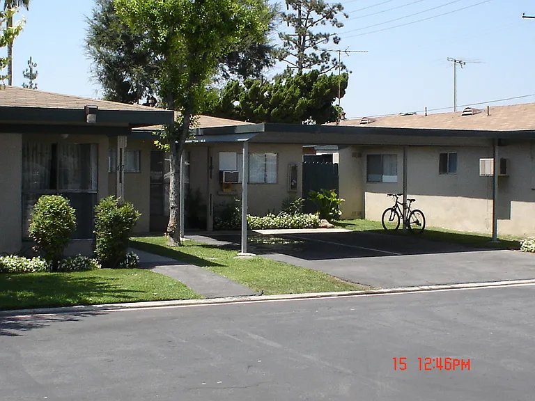 Placentia Meadows Apartments — Photo 16